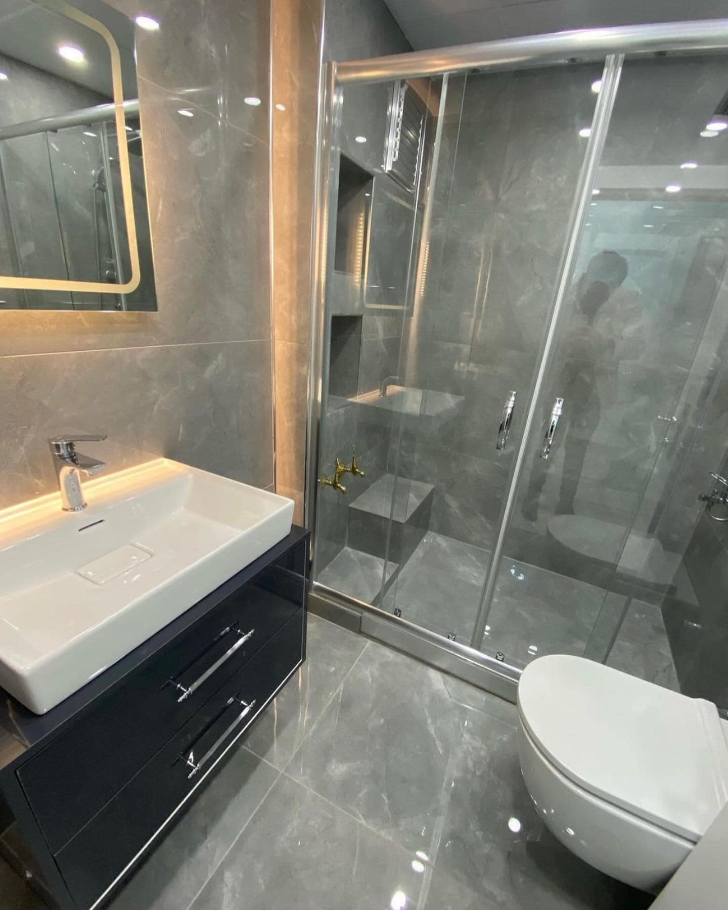 Profesyonel su tesisat hizmetleriyle yaşam alanlarınızda konforu yeniden sağlıyoruz.